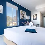 The Rose 506: Studio Apartment With Rooftop Pool
