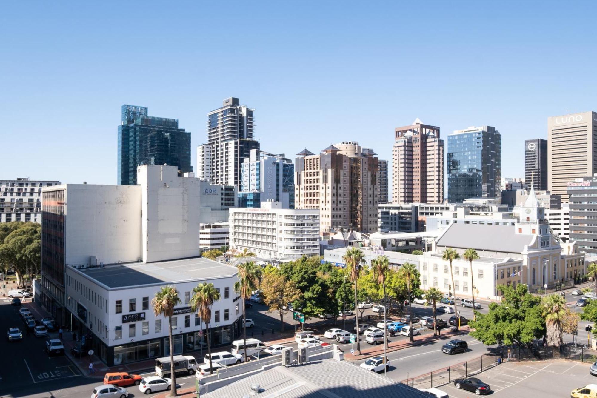 Apartment The Rose 506: With Rooftop Pool Cape Town