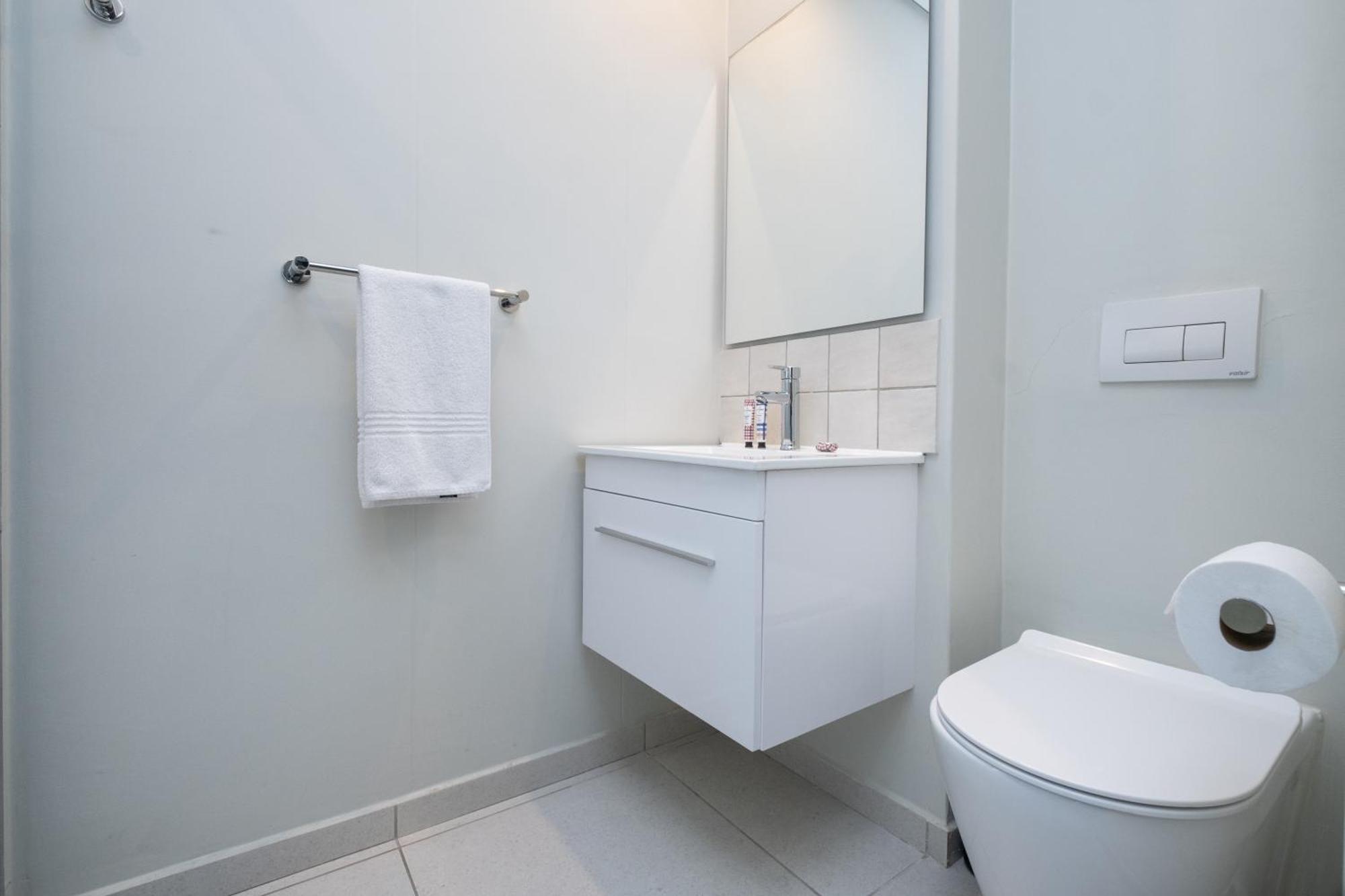 The Rose 506: With Rooftop Pool * Cape Town