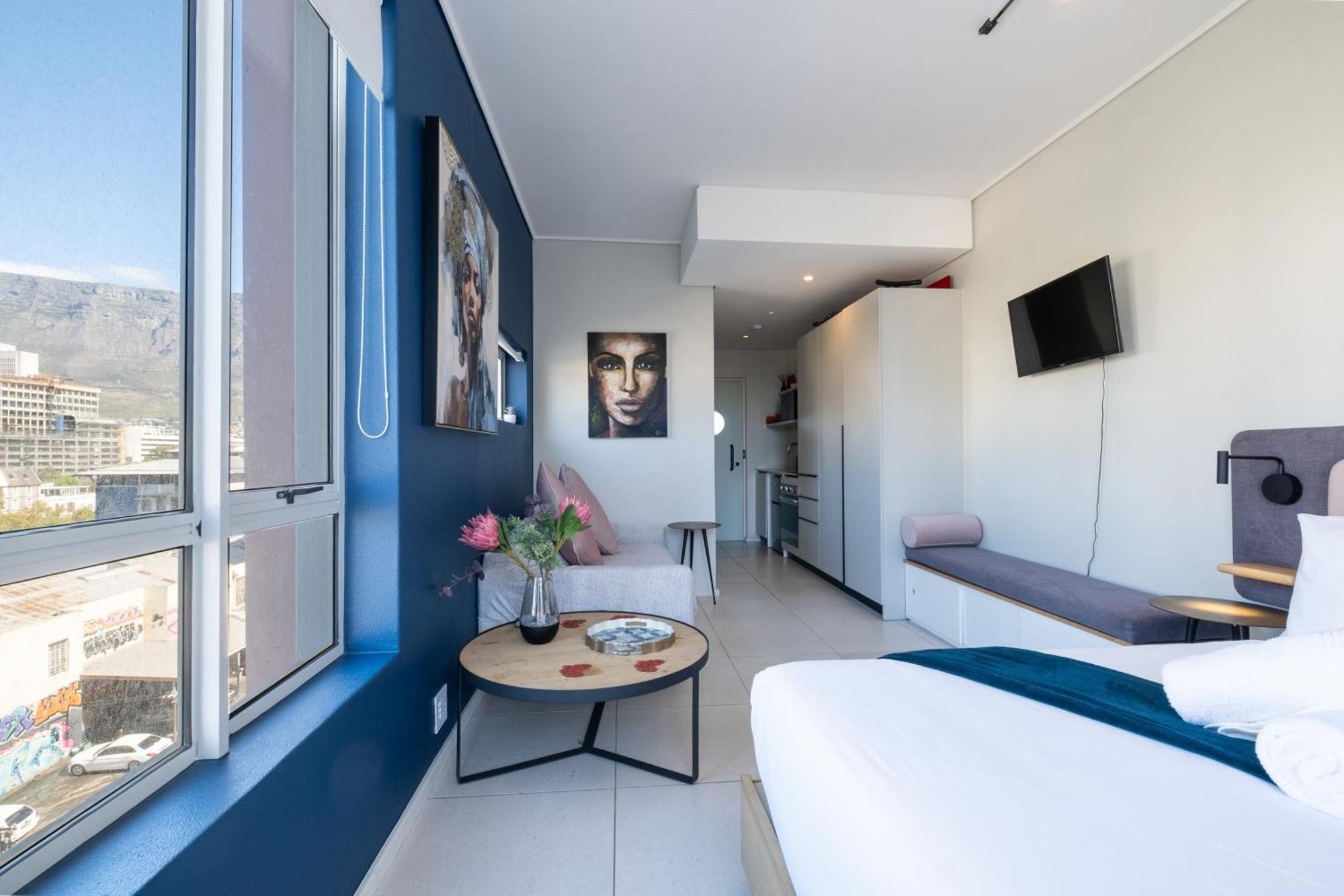 Apartment The Rose 506: With Rooftop Pool