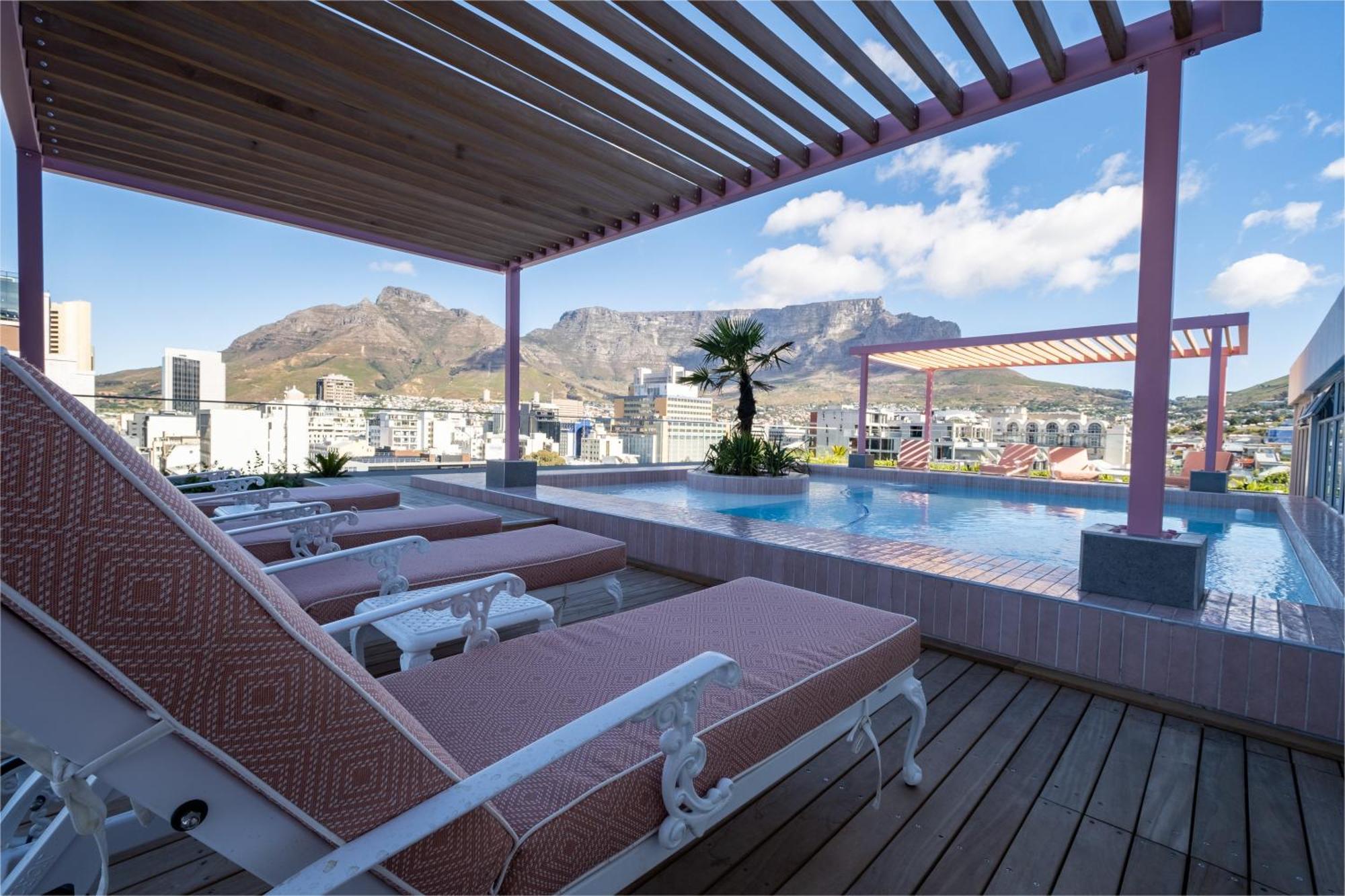 The Rose 506: With Rooftop Pool Apartment Cape Town
